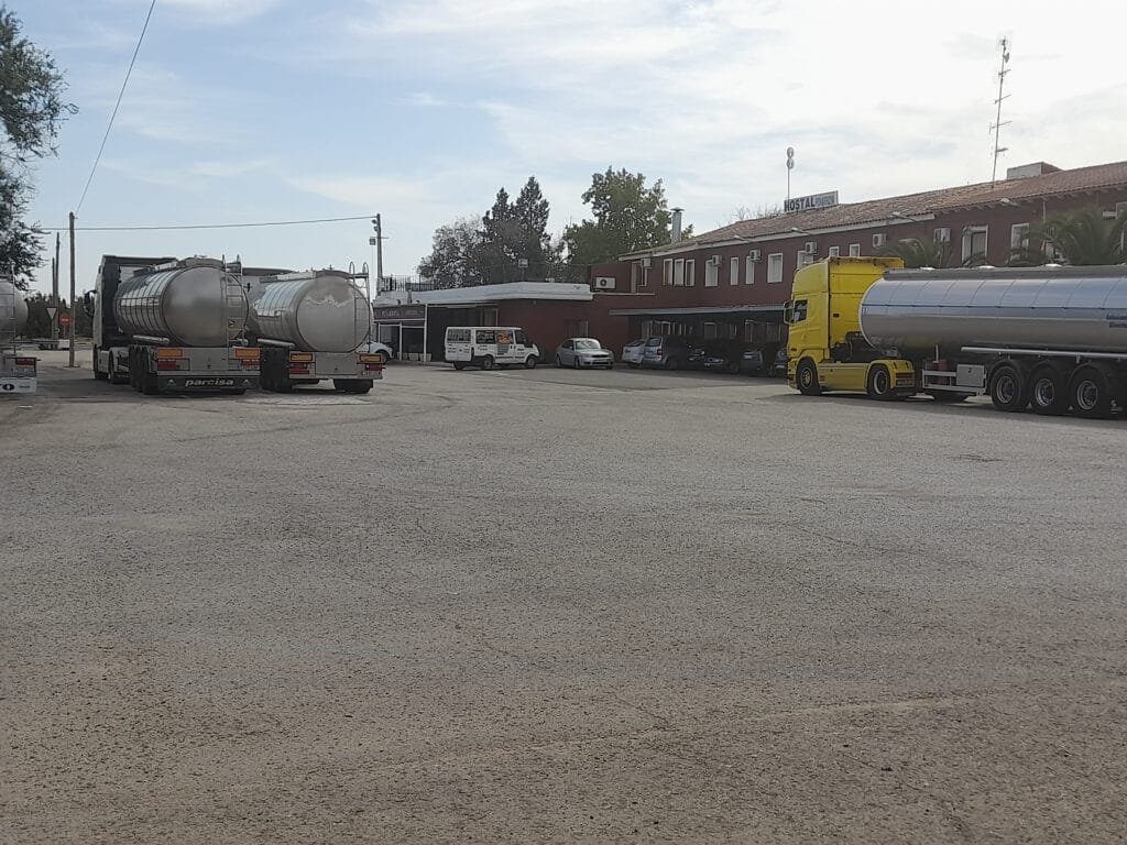 Parada para autobuses con restaurante en La Mancha